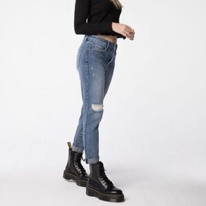 NEW NWT Tilly's RSQ Distressed Boyfriend Jeans Size 00/23